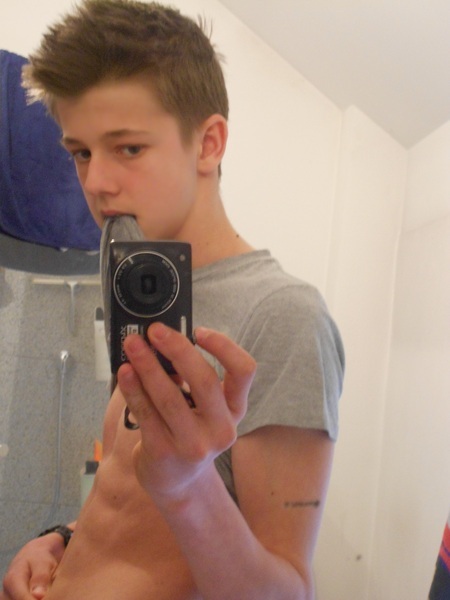 tumblr_n1rxy9Uy6W1qdjifdo4_500.jpg