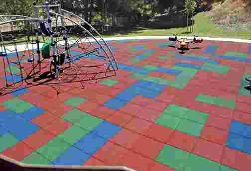 INTERLOCKING PLAYGROUND SAFETY TILES