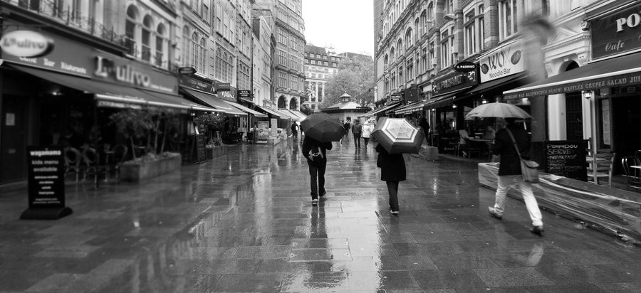 walking_the_wet_streets_of_london_by_mrdirtydeedz-d5r8cn1_1.jpg