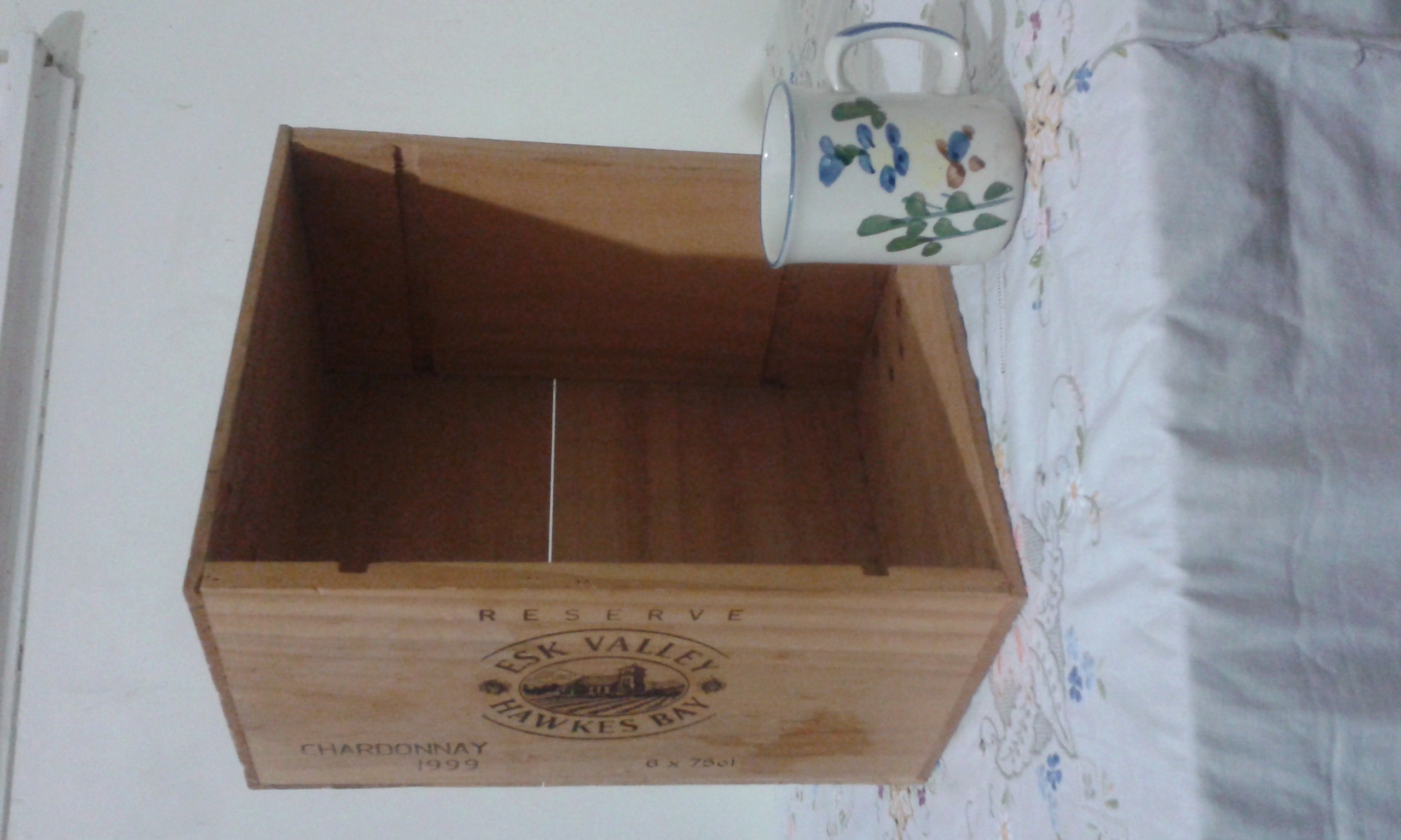 Wine box for cajon