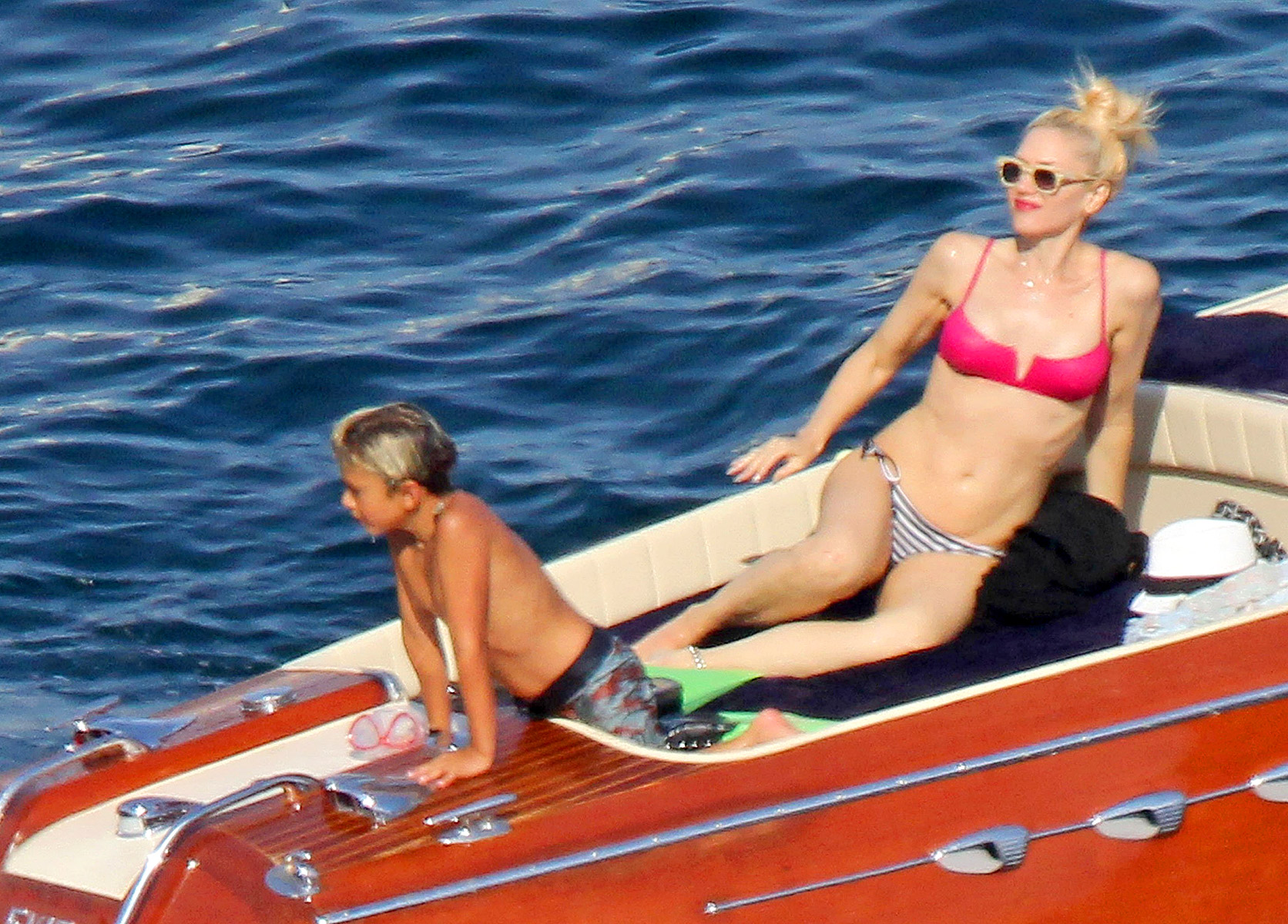1376928365_gwen-stefani-zoom1.jpg