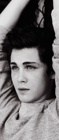 1118full-logan-lerman.jpg