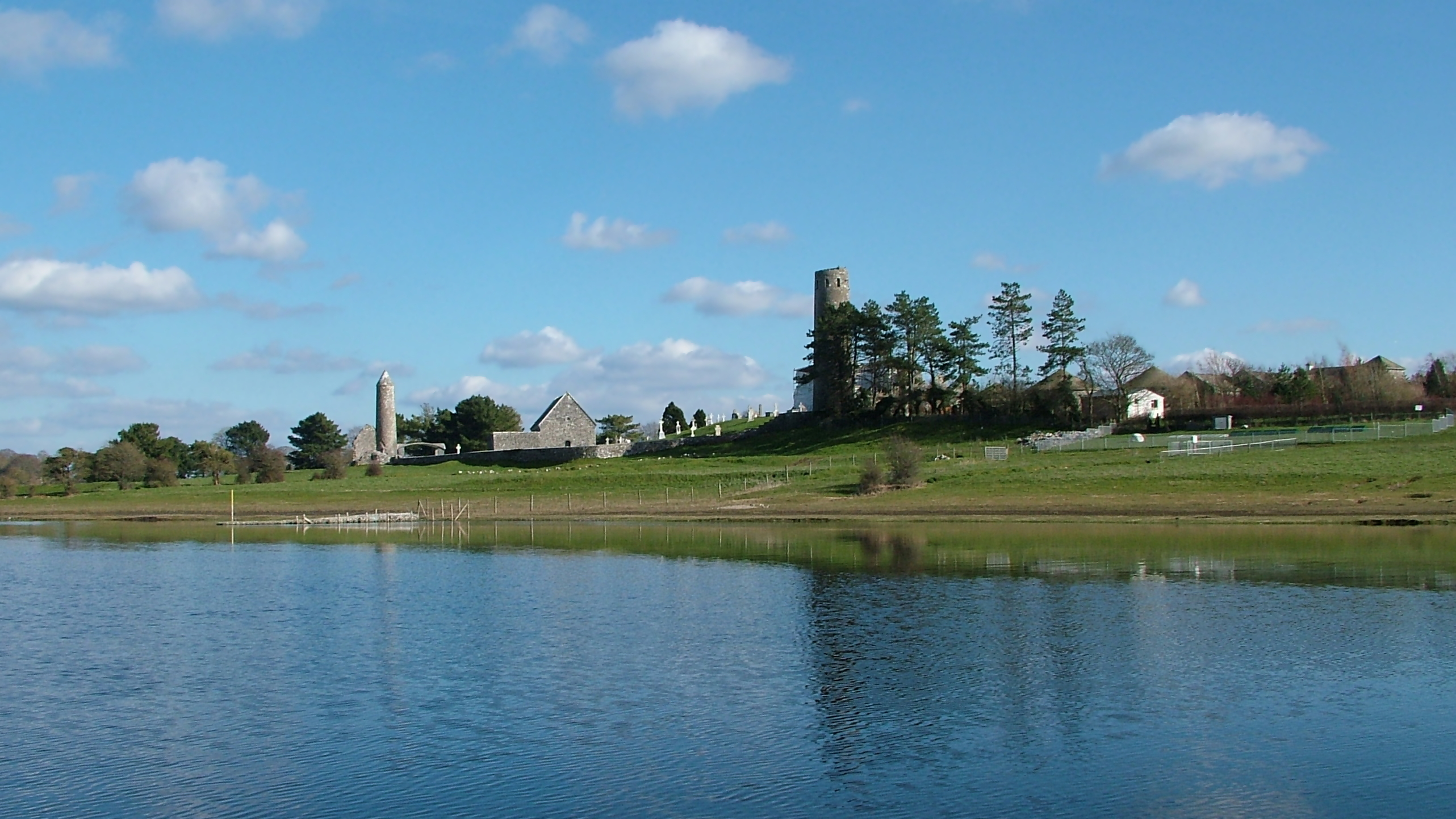 Clonmacnoise1.JPG