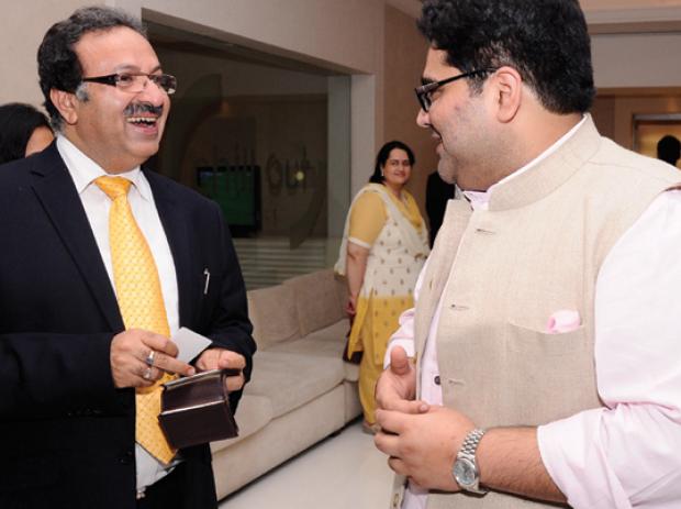 Kartikeya Sharma, Managing Director of iTV Network with Alok Bharadwaj of Canon