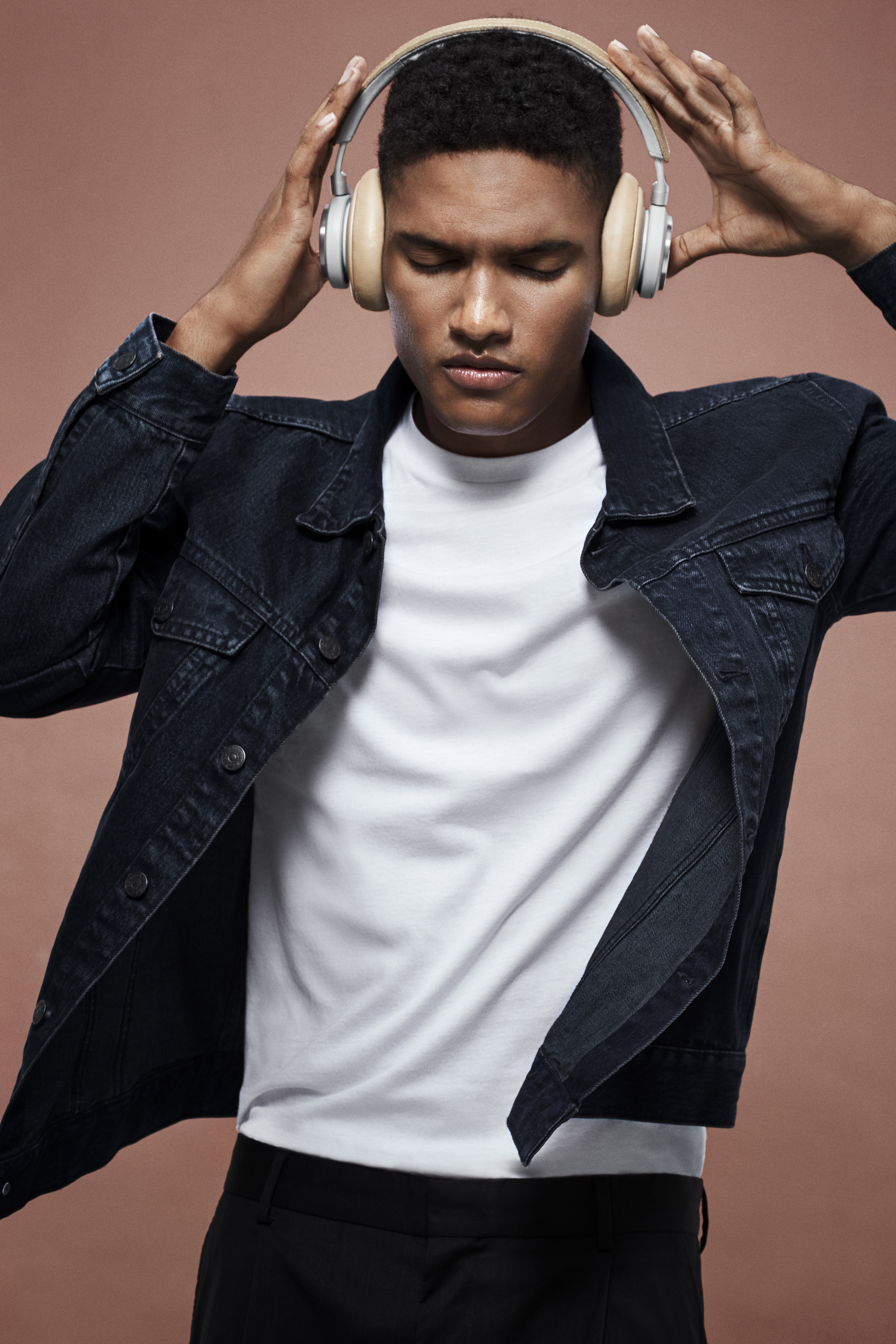 BeoPlay H7