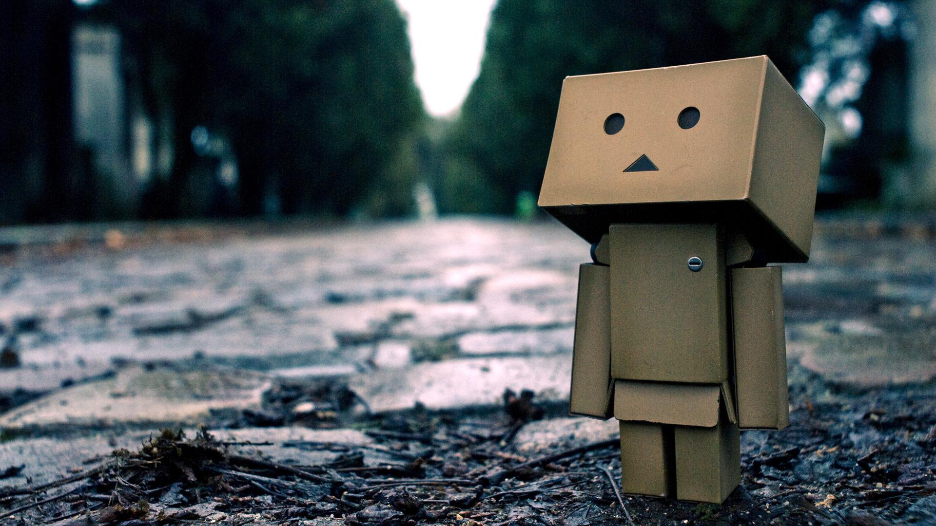 dambo_cardboard_robot_abstract_1920x1080_hd-wallpaper-240428.jpg