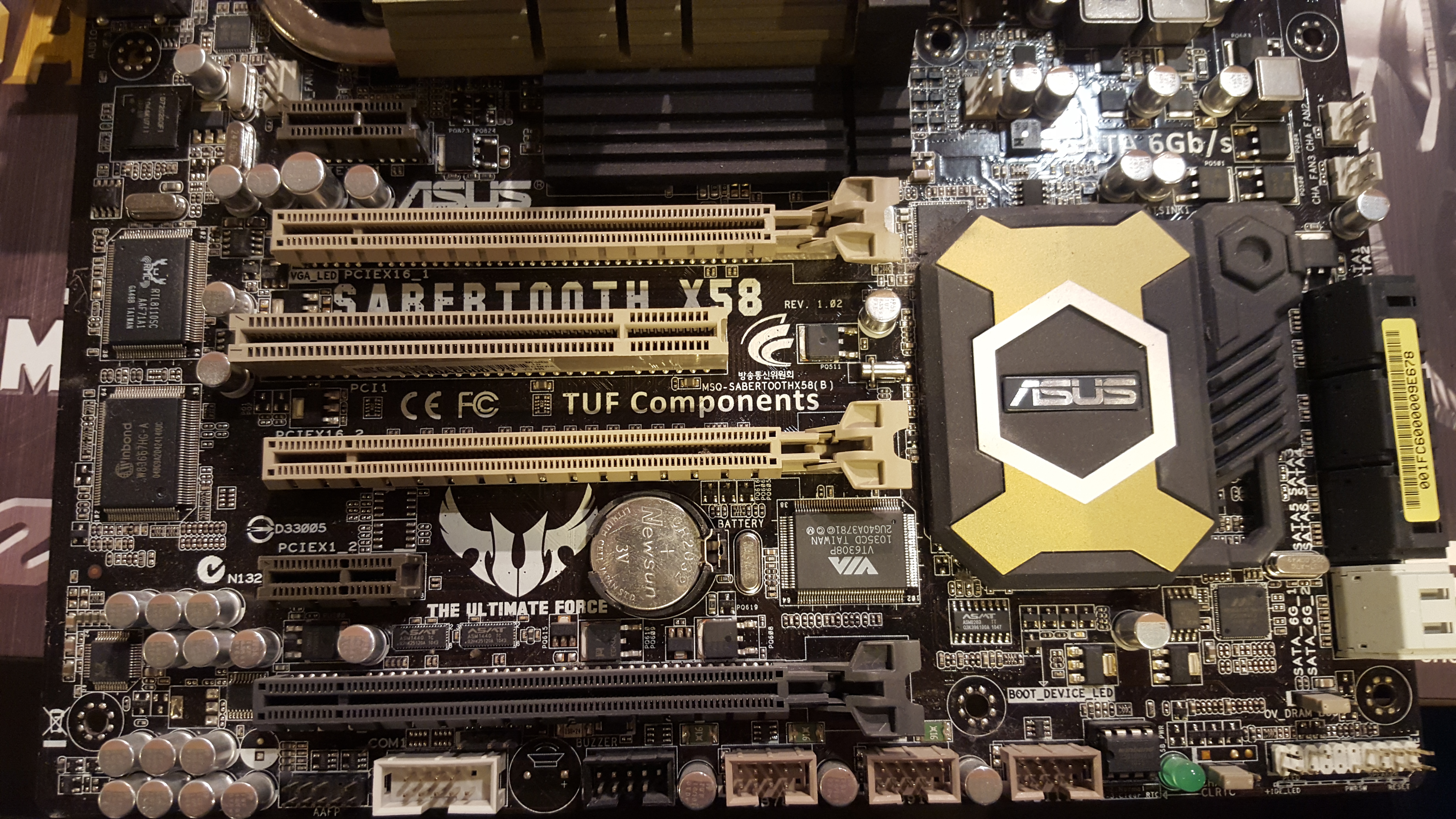 mobo1.jpg