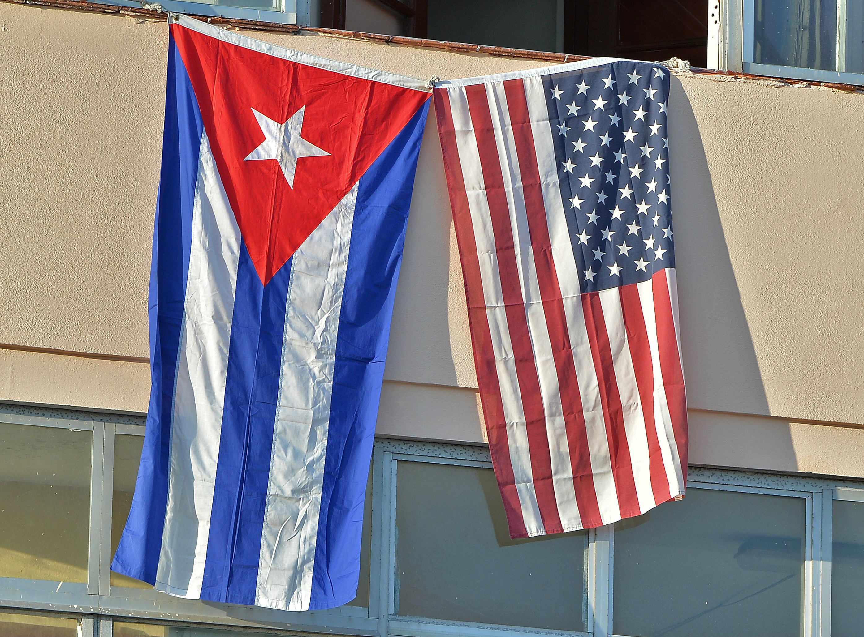 cuba-us-flag.jpg