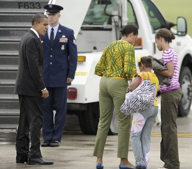 MichelleObamaspants.jpg