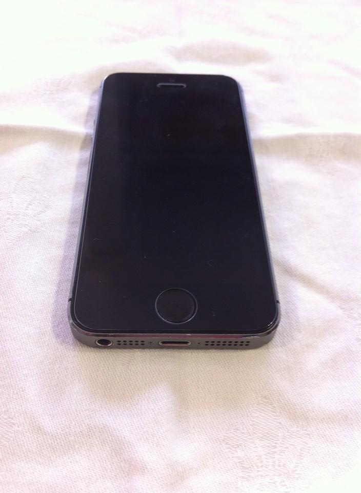 Iphone16GB240_1.jpg