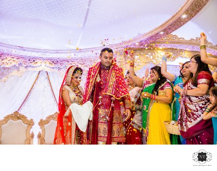 <a href="http://nikthakar.com/indian-wedding-bride-getting-ready-photographer-nikthakarcom">Indian Wedding Bride</a> -