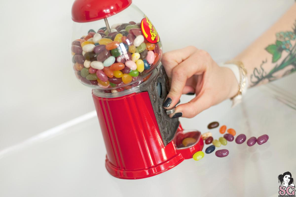 matryoshka-sugarrush-03.jpg