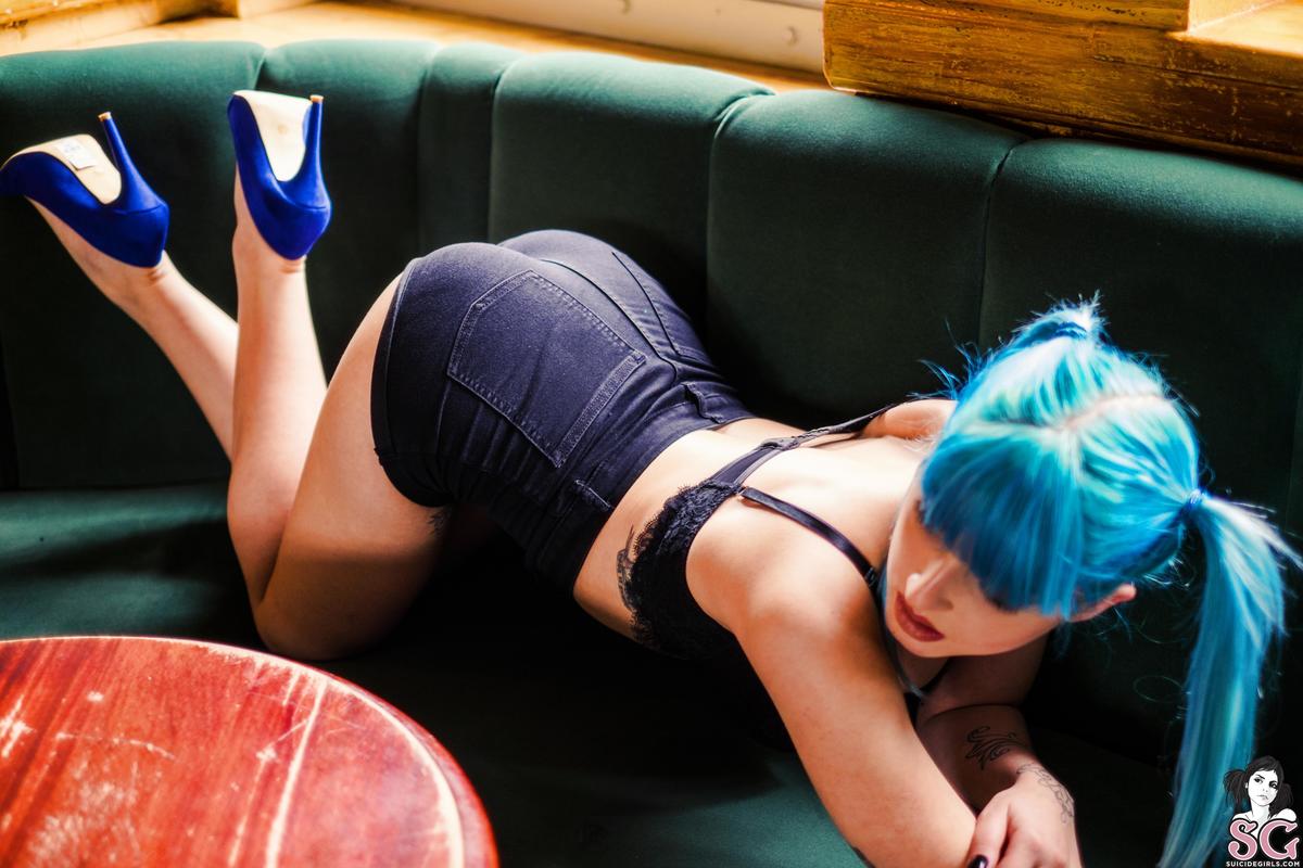 alienboff-blueisthewarmestcolor-09.jpg