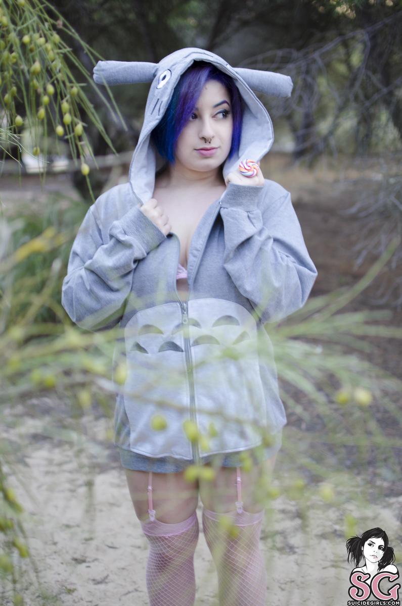 vanillavondee-bigbluecandy-01.jpg