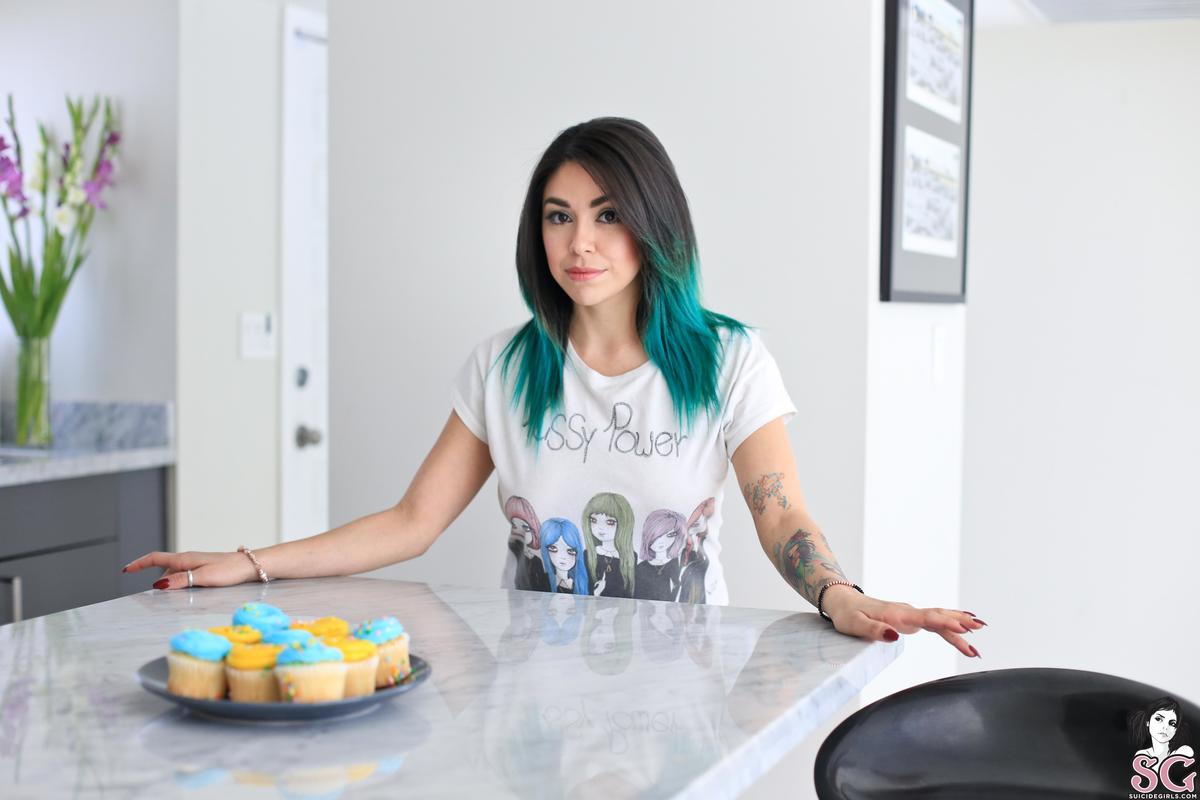 dahl-cupcakesforbreakfast-05.jpg