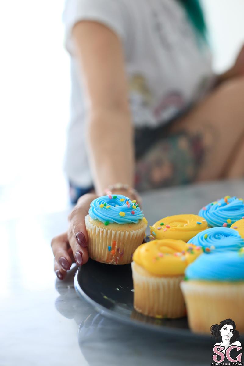 dahl-cupcakesforbreakfast-13.jpg