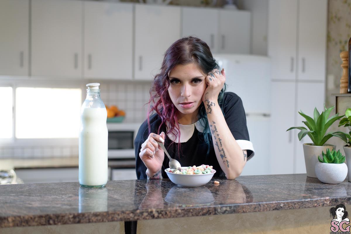 fatimarainbows-rainbowsinthekitchen-01.jpg