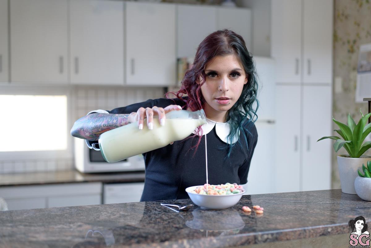fatimarainbows-rainbowsinthekitchen-03.jpg