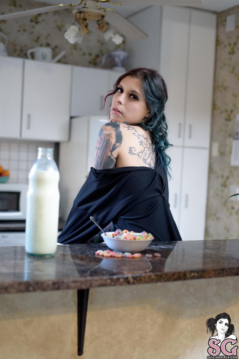 fatimarainbows-rainbowsinthekitchen-07.jpg