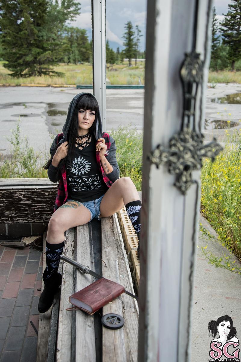 krakenqueen-supernatural-03.jpg