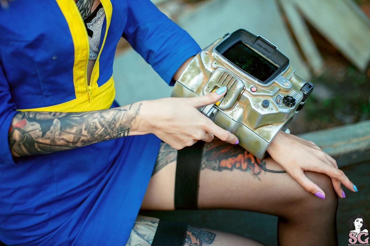 avrora-atombombbaby-07.jpg