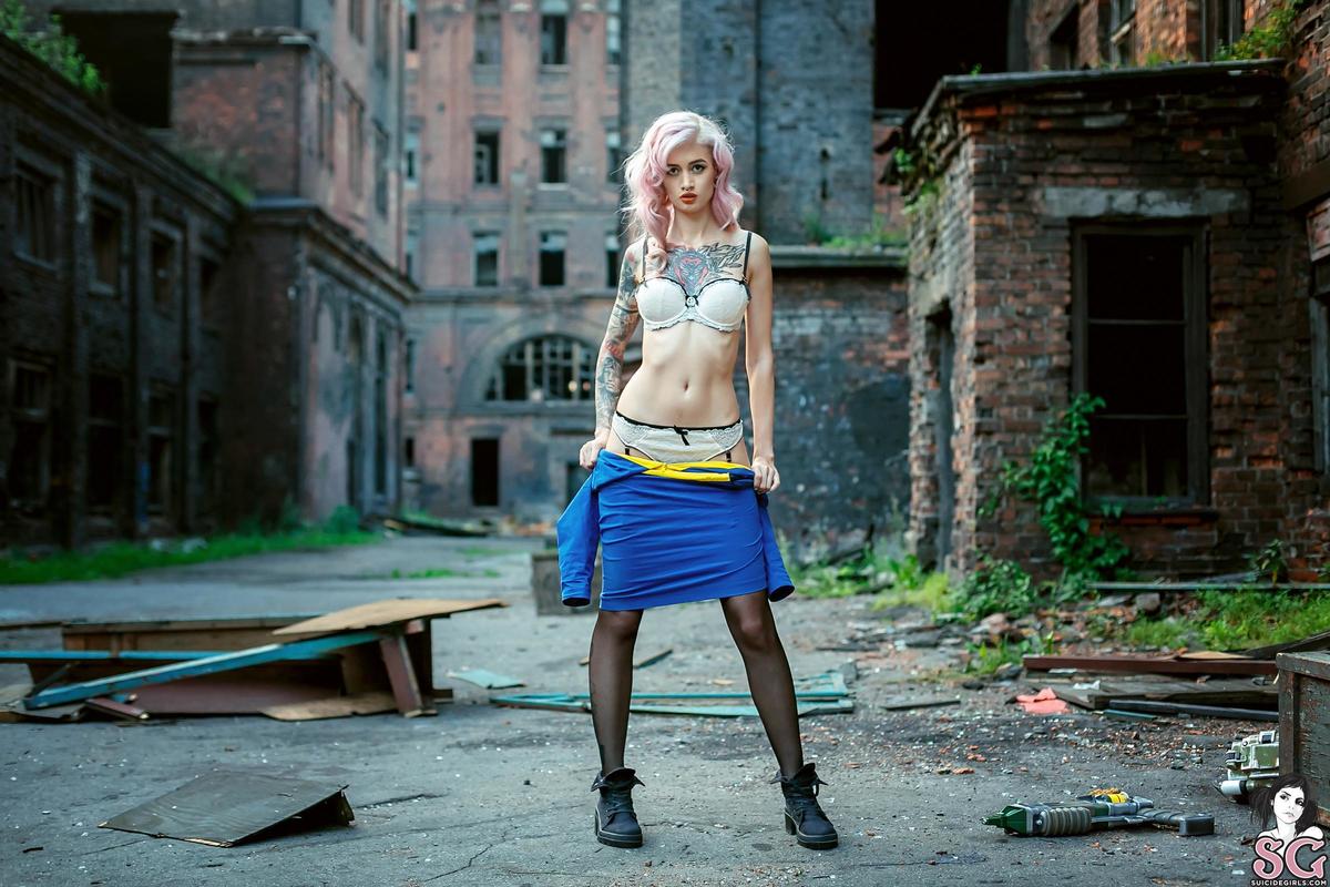 avrora-atombombbaby-13.jpg