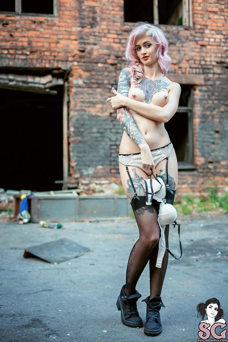 avrora-atombombbaby-17.jpg