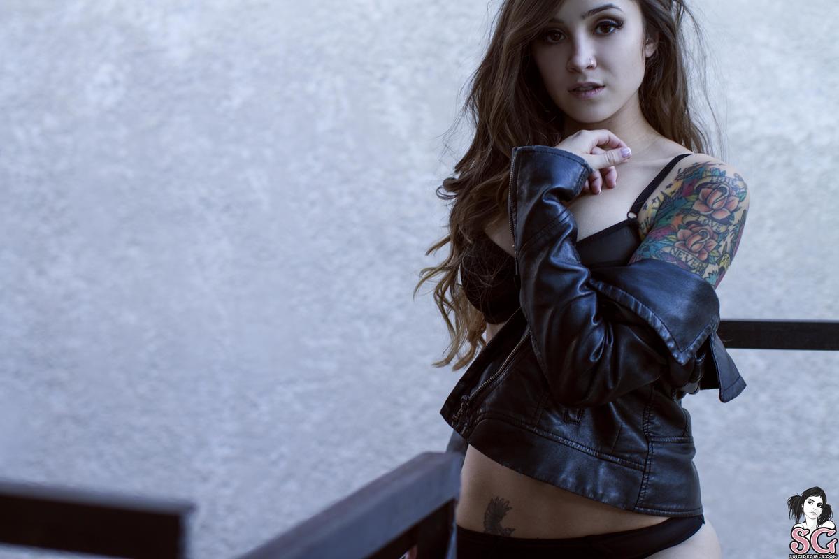 dimples-inleather-13.jpg