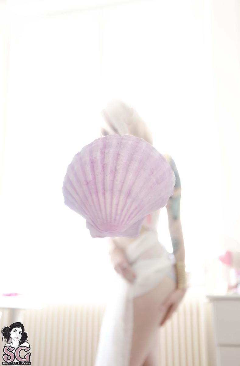 shamandalie-thebirthofvenus-01.jpg