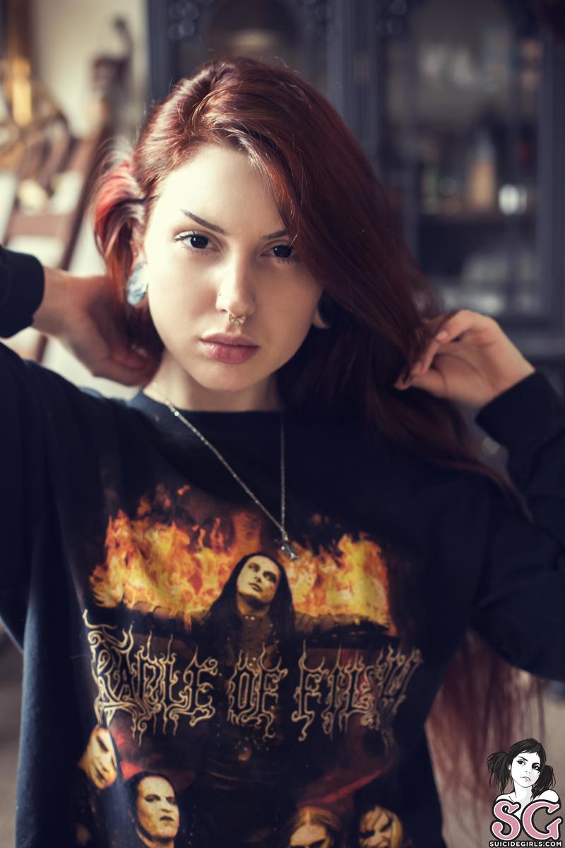arwen-palehorse-01.jpg