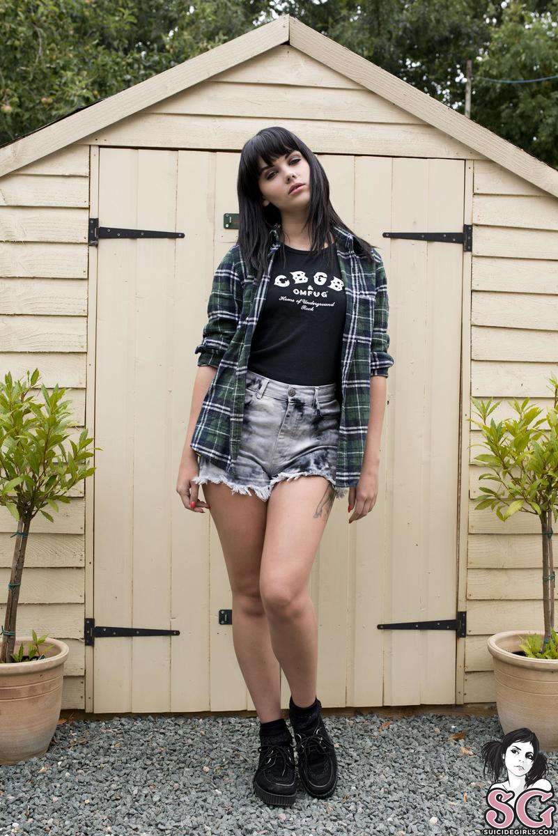 mel-gardenparty-01.jpg