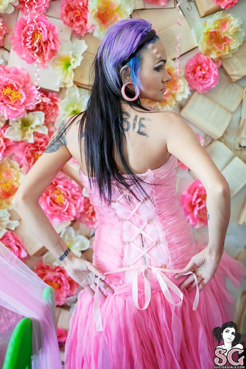 tastyzombie-princessmorning-03.jpg
