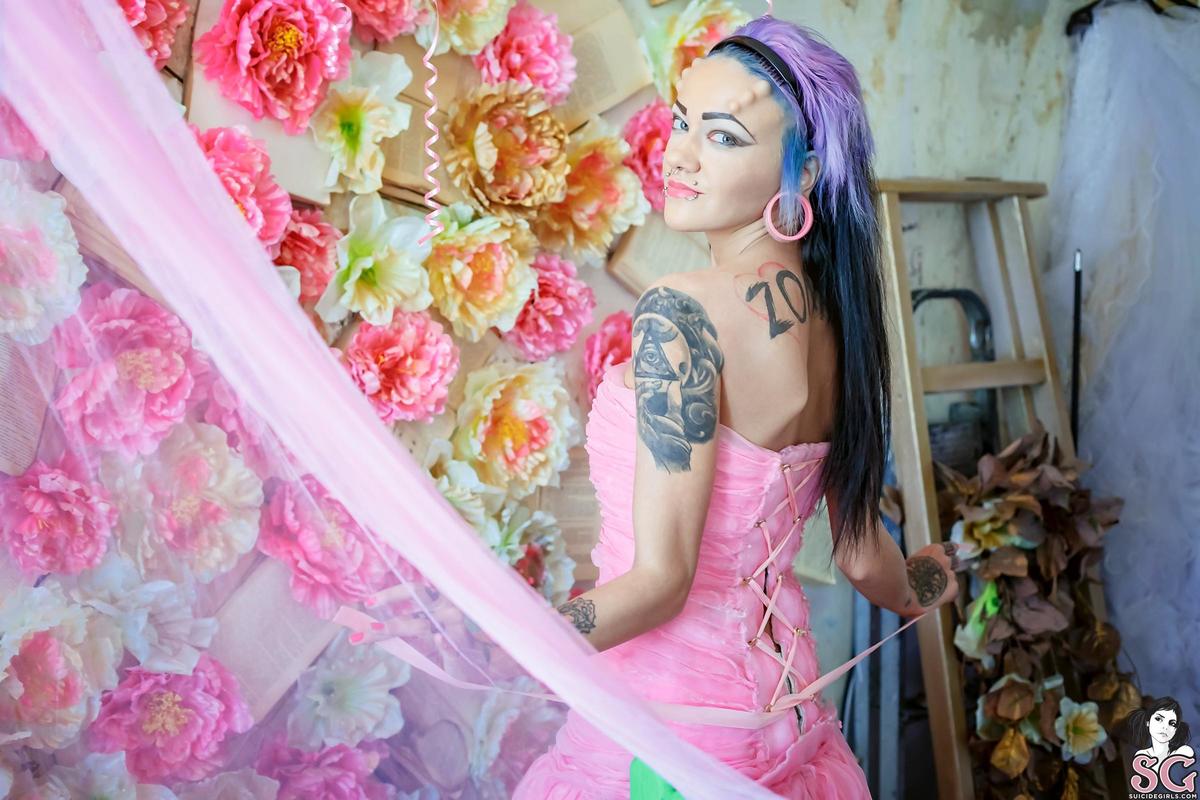 tastyzombie-princessmorning-05.jpg