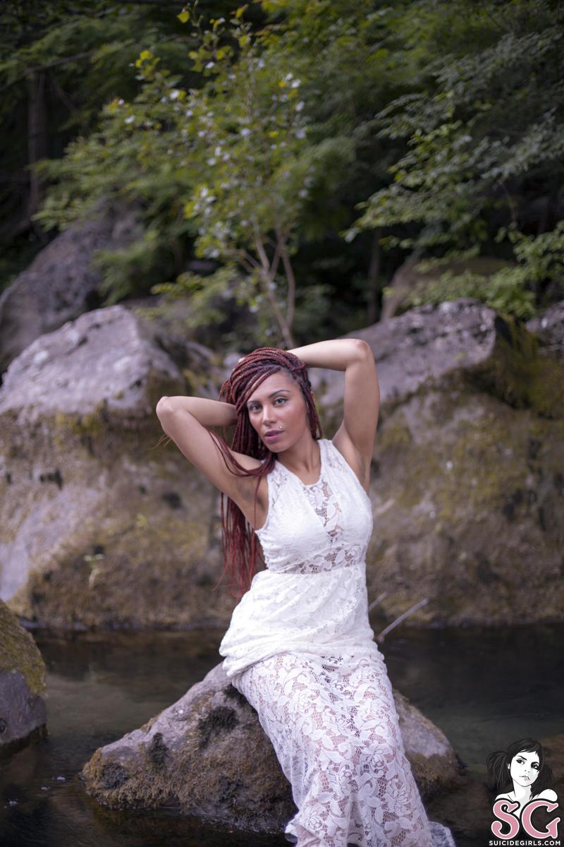 isabelle86-inthisriver-01.jpg