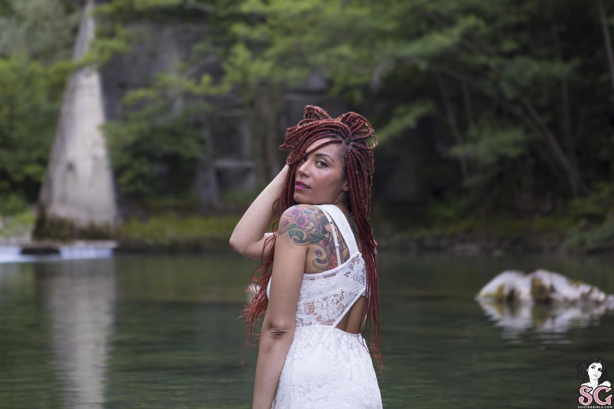 isabelle86-inthisriver-05.jpg