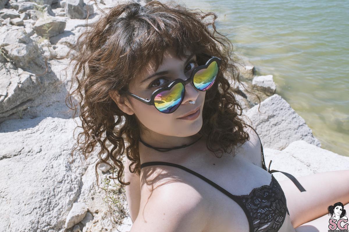 delarge-heartshapedglasses-09.jpg