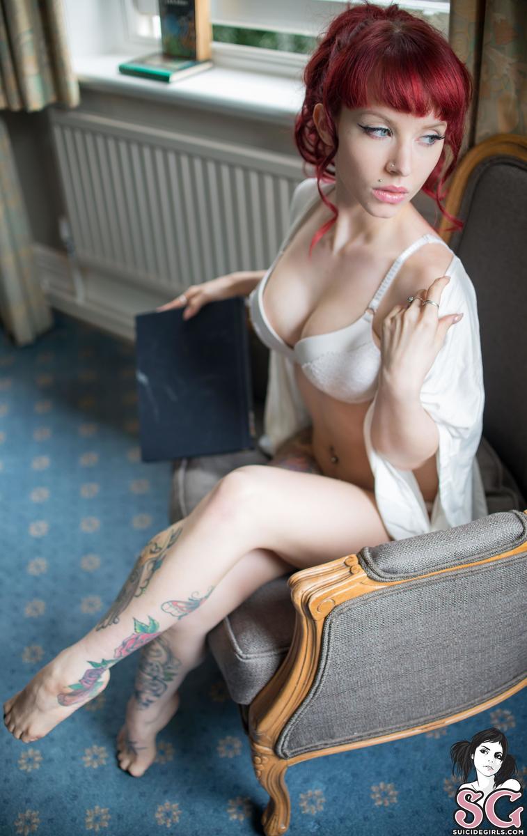 rouge-epeolatry-01.jpg
