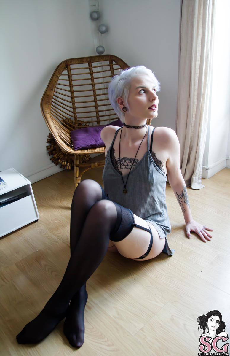eileena-insupportable-05.jpg