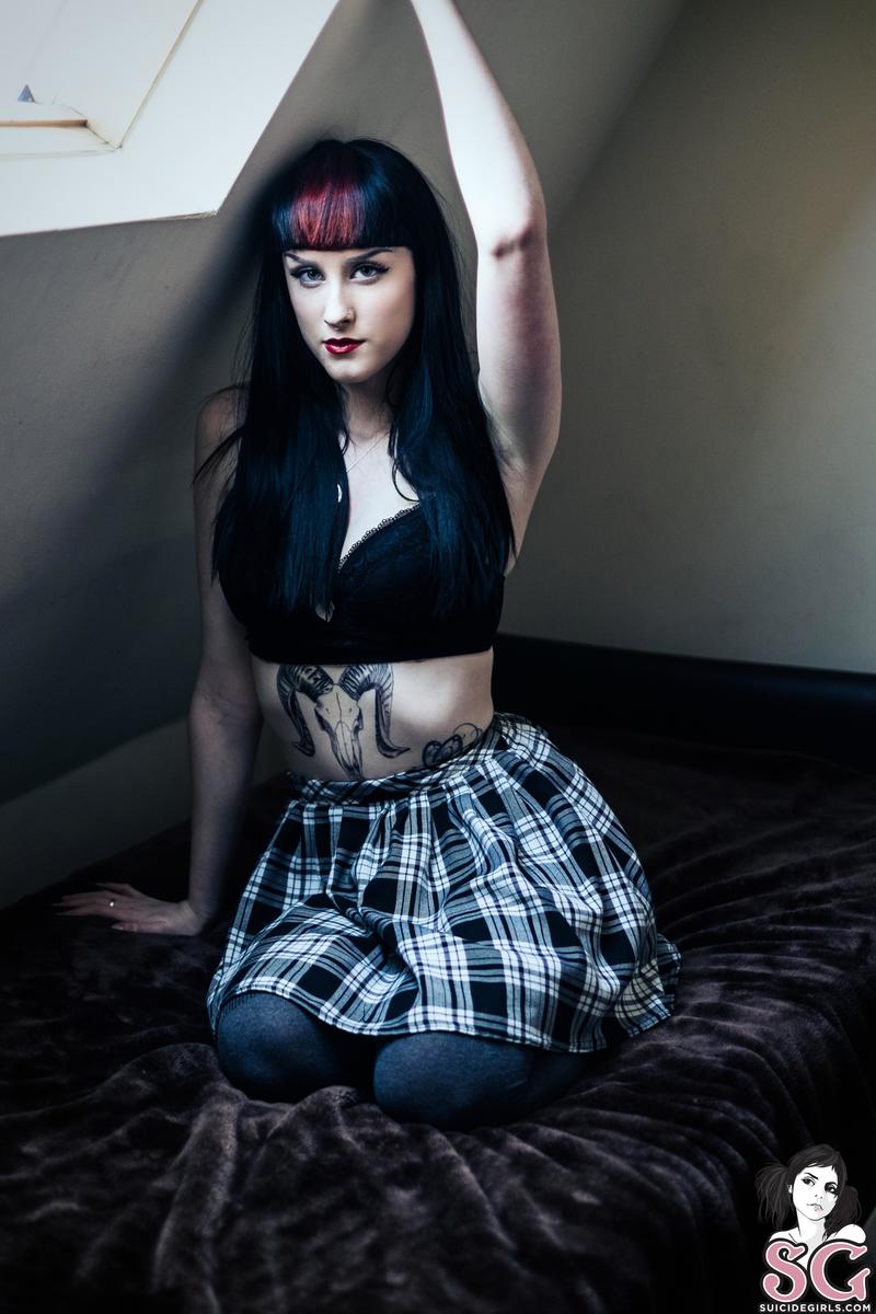 pleasureofsin-touchofsunlight-05.jpg