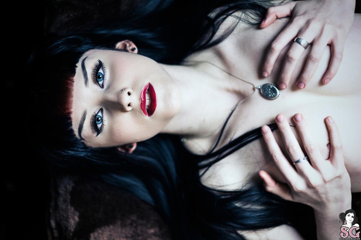 pleasureofsin-touchofsunlight-29.jpg