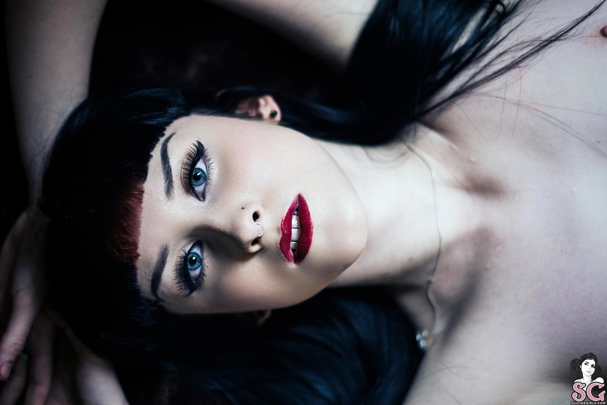 pleasureofsin-touchofsunlight-33.jpg