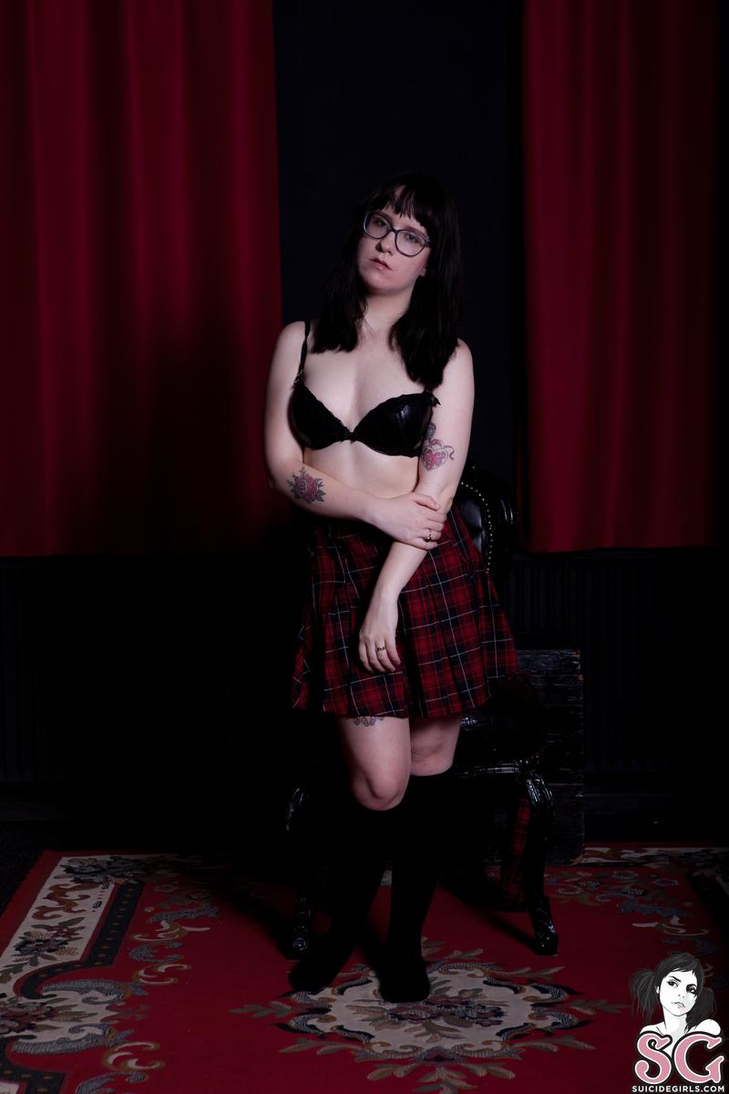 kellokitteh-thescarlettroom-13.jpg