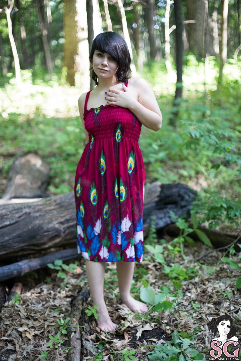 dollettamarionette-aloneinthewoods-01.jpg