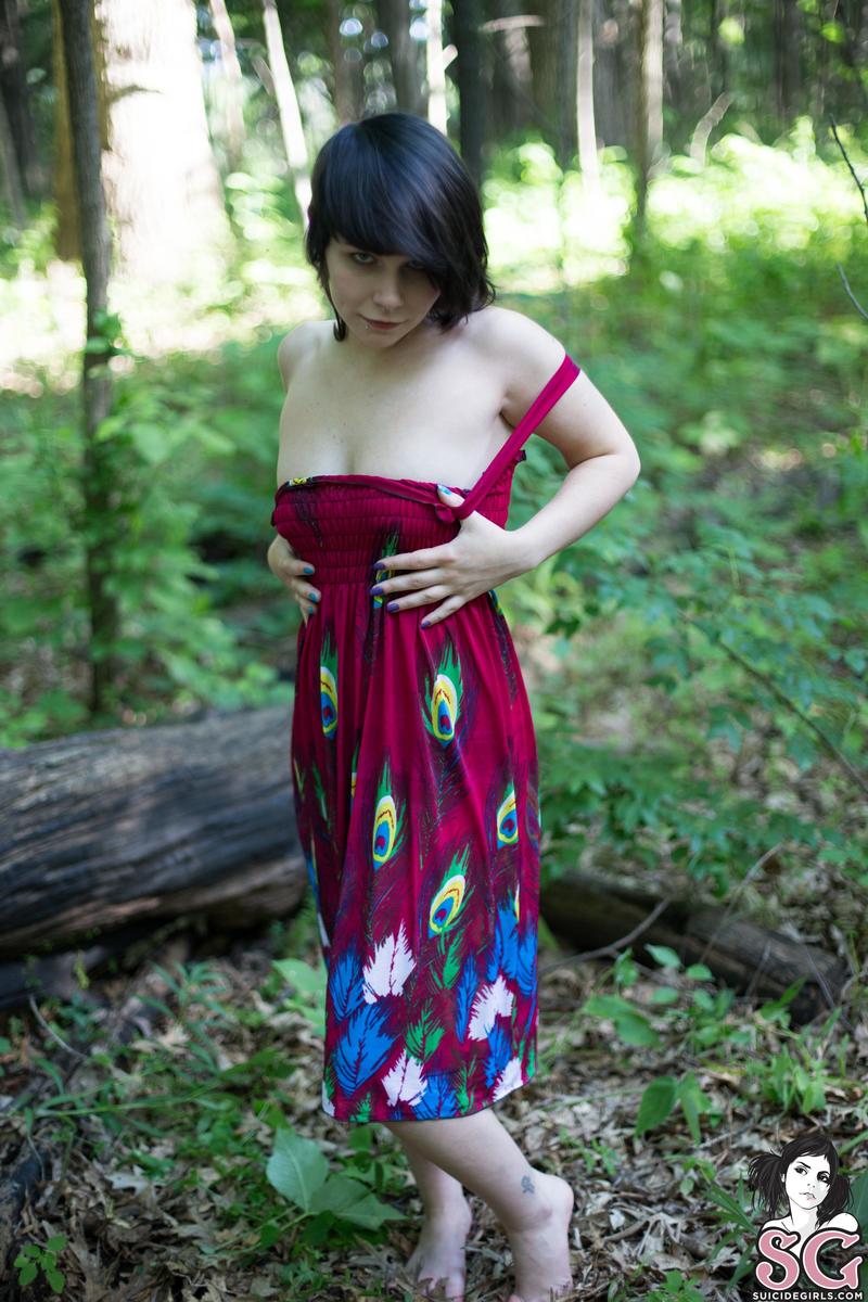 dollettamarionette-aloneinthewoods-07.jpg