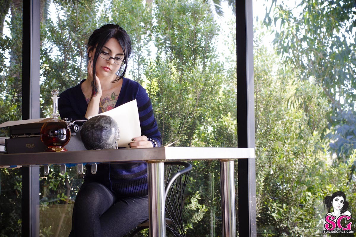 pandie-paperbackwriter-01.jpg