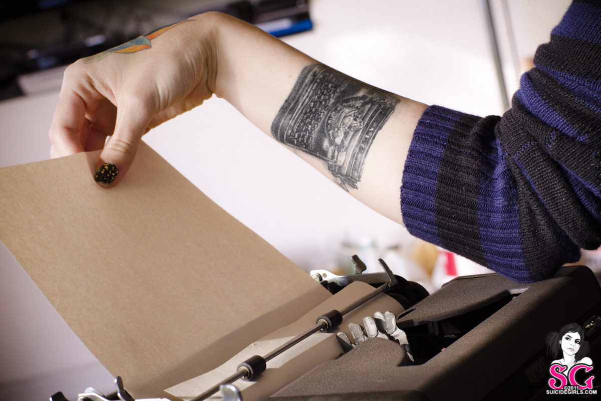 pandie-paperbackwriter-05.jpg