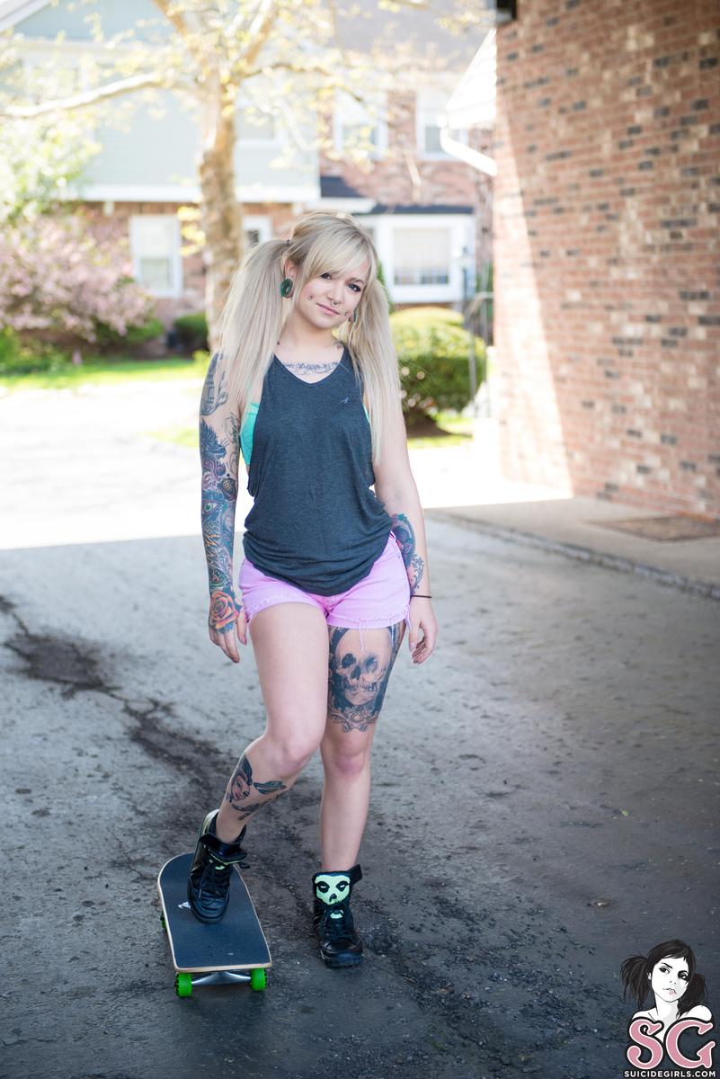vayda-kickpush-01.jpg