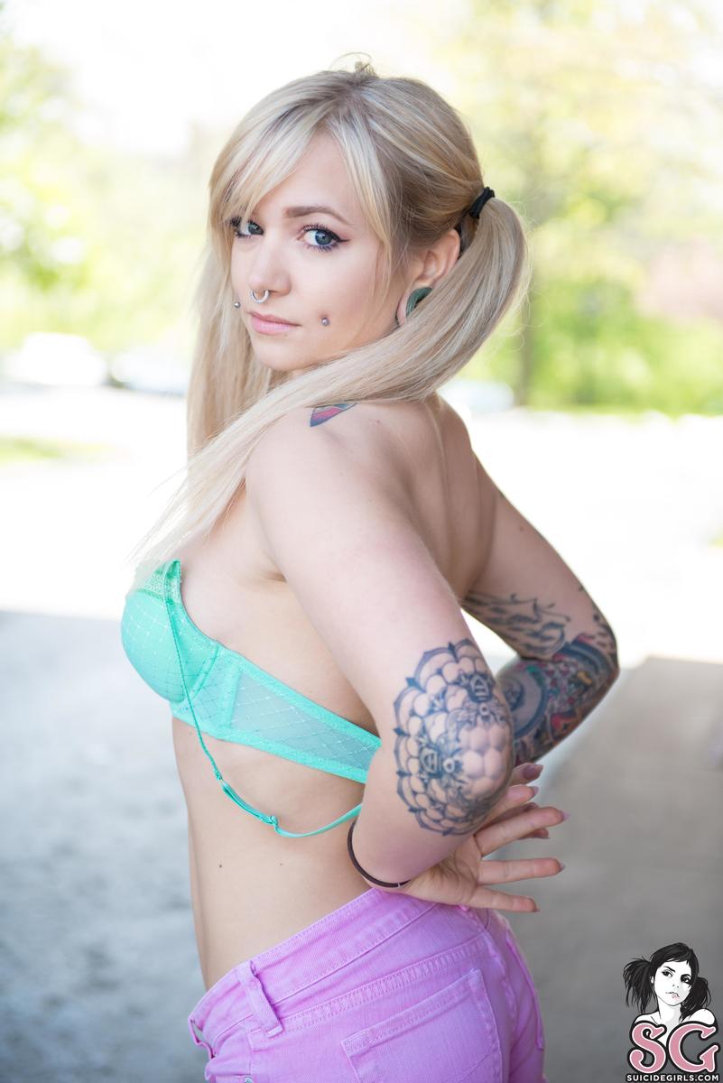 vayda-kickpush-13.jpg