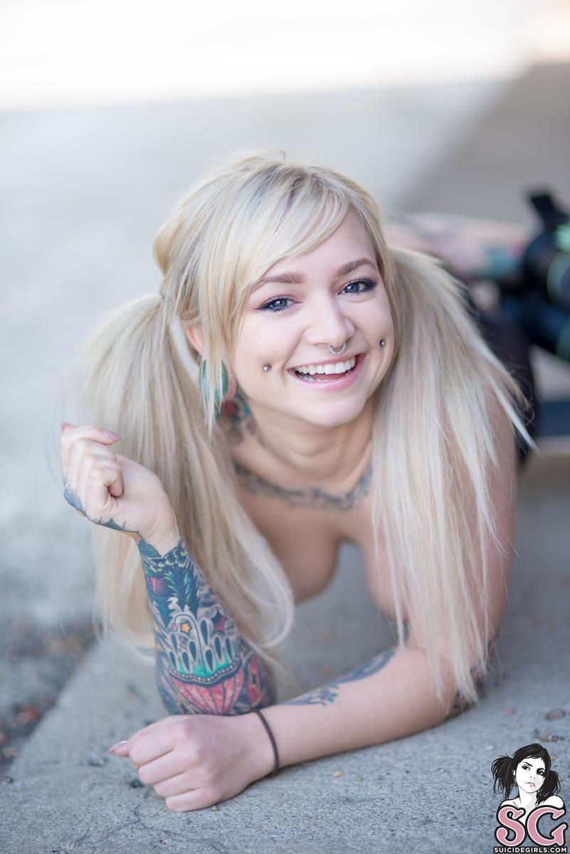 vayda-kickpush-25.jpg