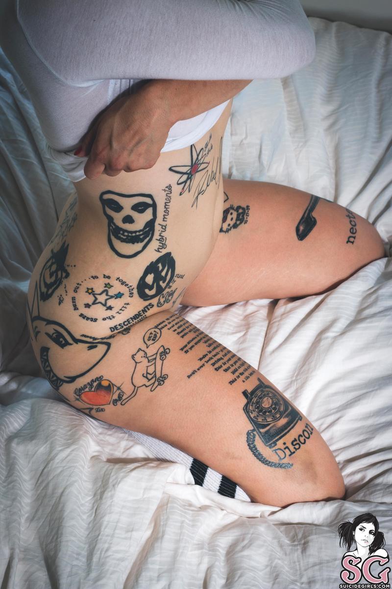 evin-hereinyourbedroom-17.jpg